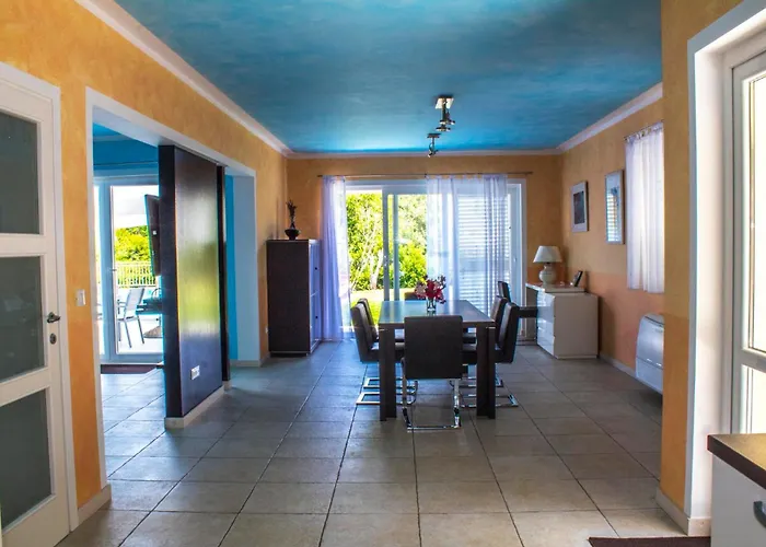 Vila Bacev By Vintage Travel *